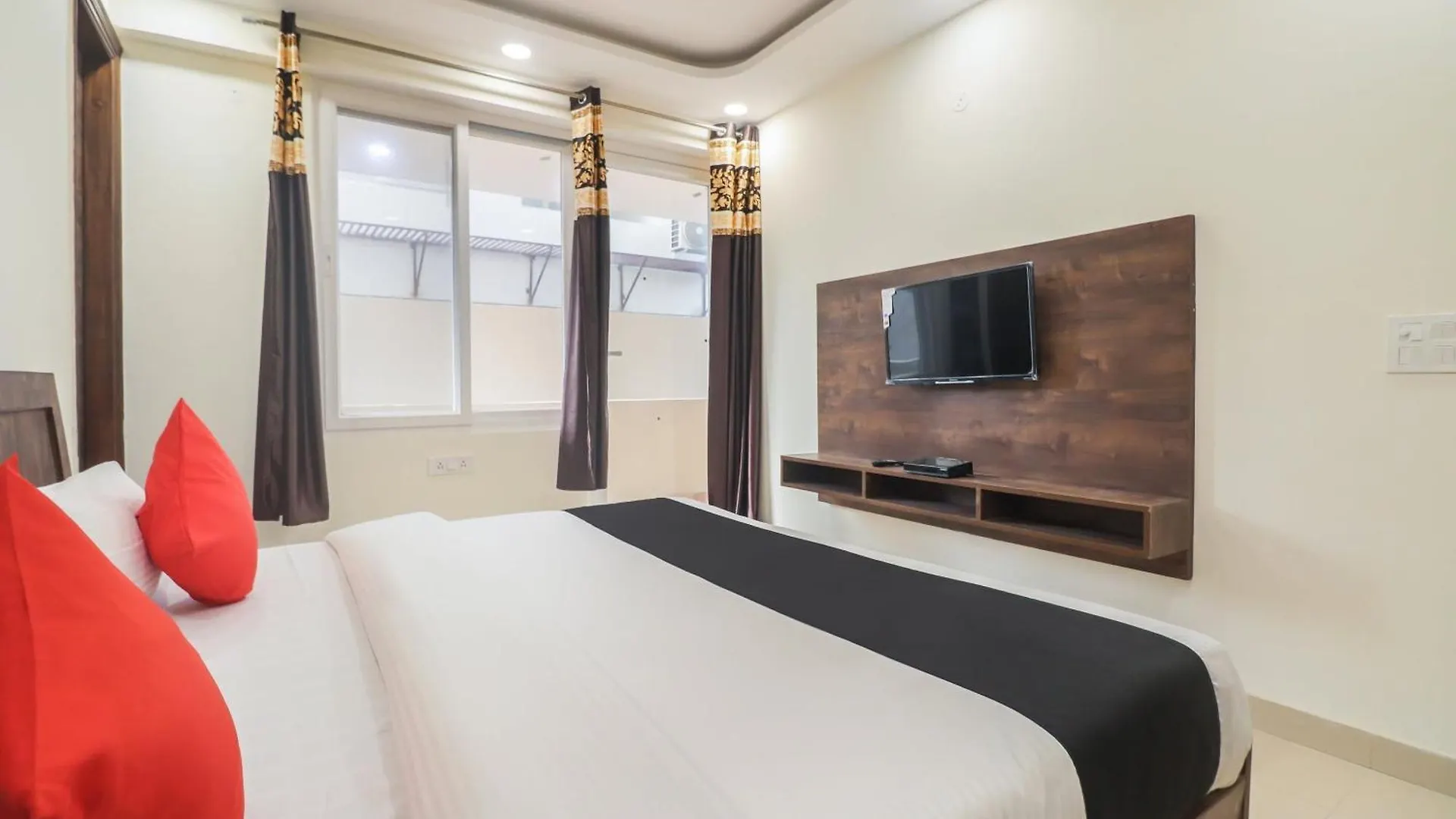 Collection O Green Leaf Residency Gurgaon India