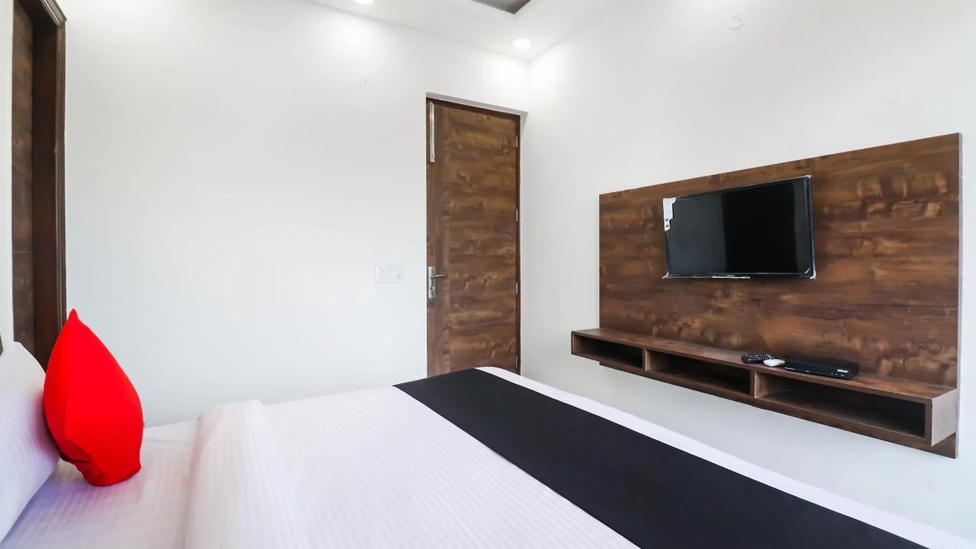*** Hotel Collection O Green Leaf Residency Gurgaon India