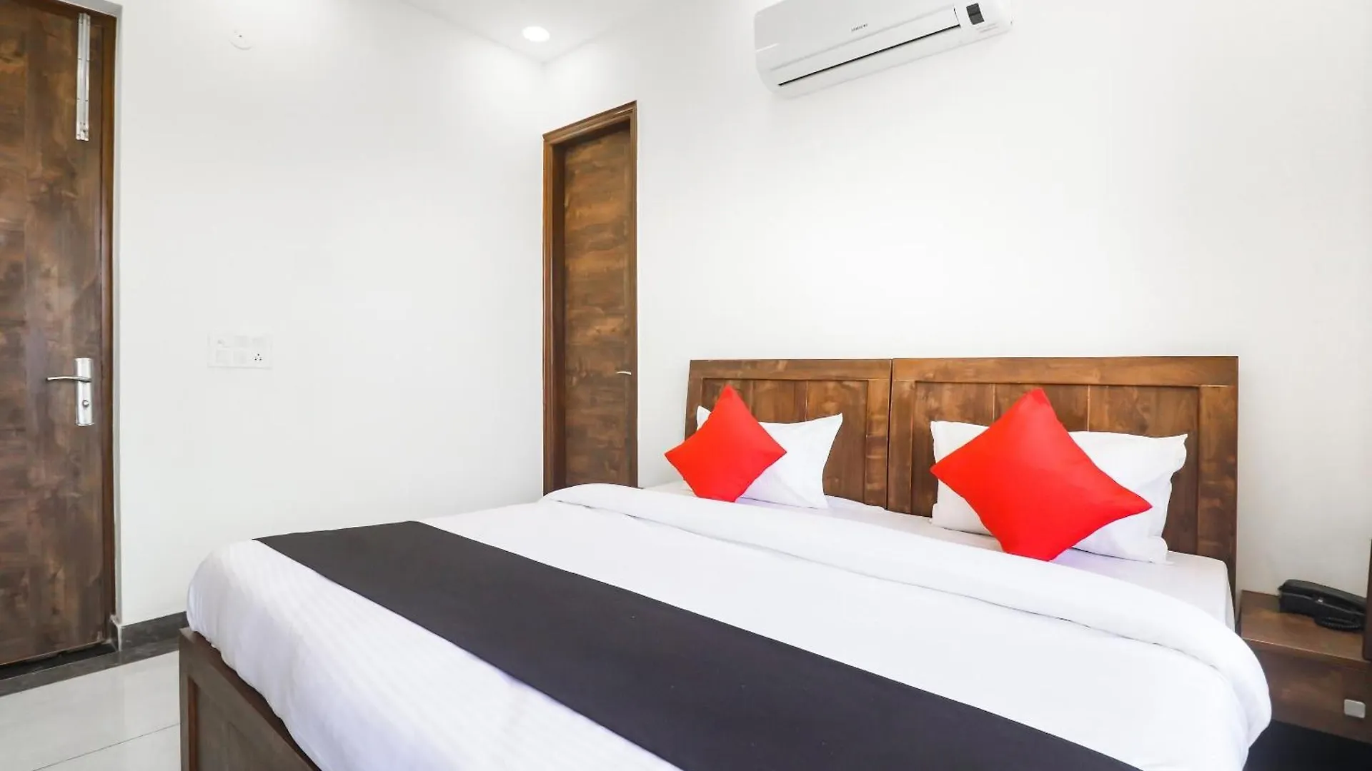 *** Hotel Collection O Green Leaf Residency Gurgaon India