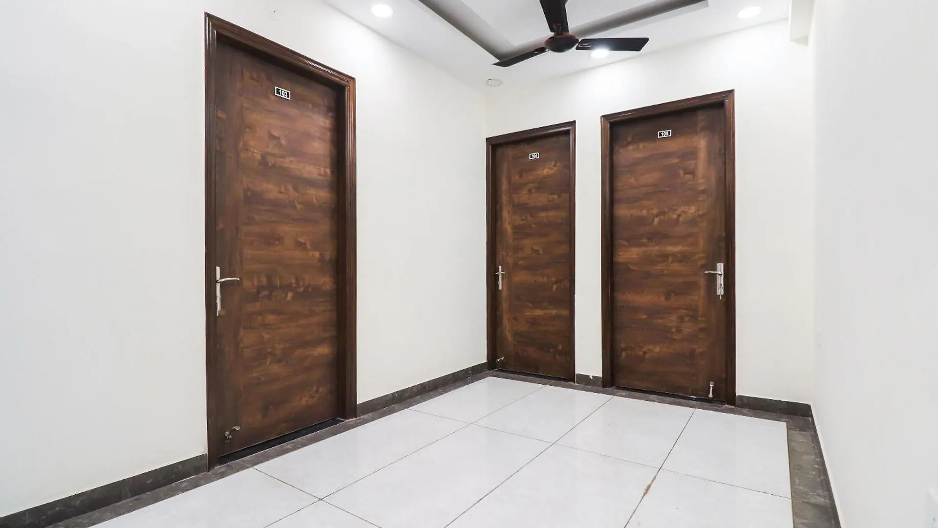 Collection O Green Leaf Residency Gurgaon Hotel