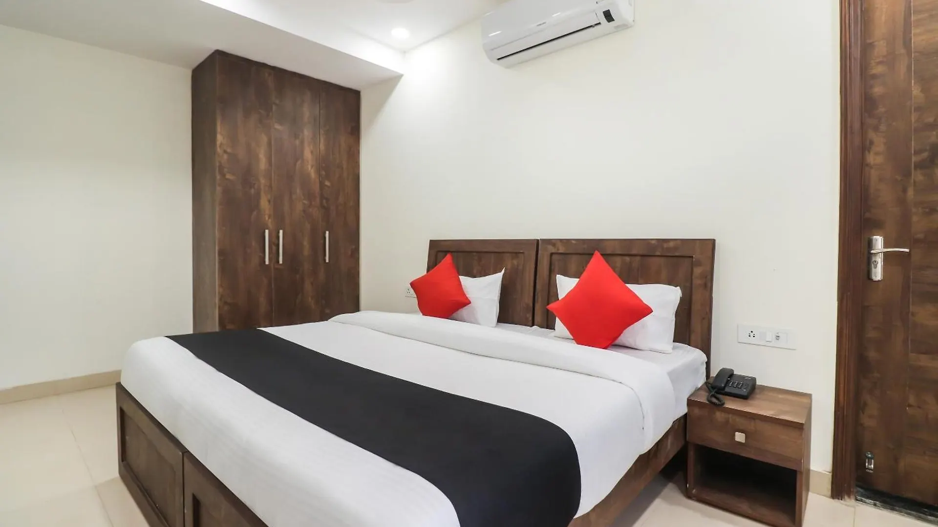 Hotel Collection O Green Leaf Residency Gurgaon